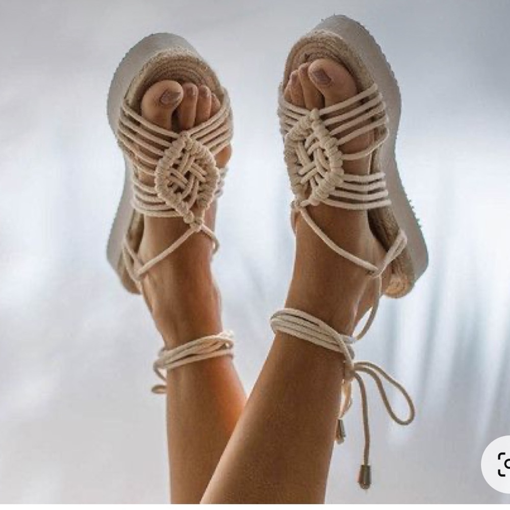 BELLAMICA BRAIDED SUMMER SANDALS SIZE 8 (38)